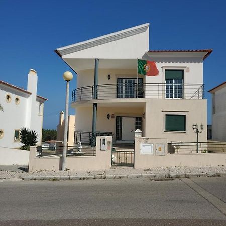 Alojamento Bertil Hotel Nazaré Exterior foto